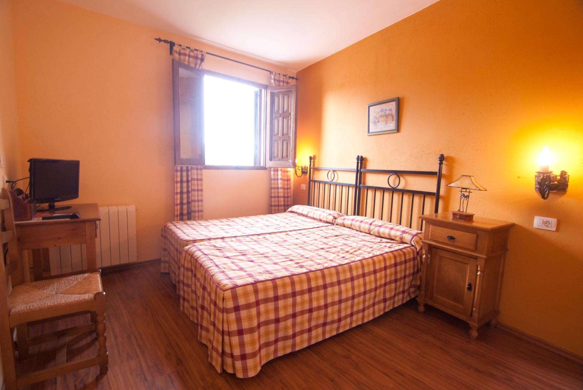 Hostatgeria Sant Jaume Hotel Corachar ภายนอก รูปภาพ